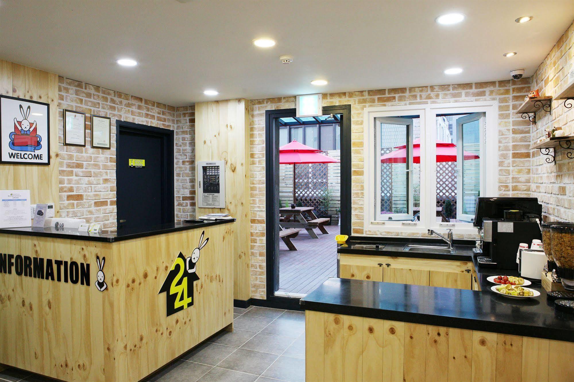 24 Guesthouse Myeongdong Avenue Seoul Exterior foto